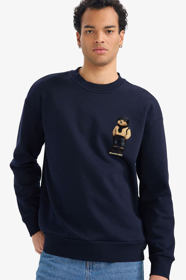 This crewneck sweatshirt blends premium